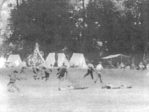 Soldiers running away from the battlefield